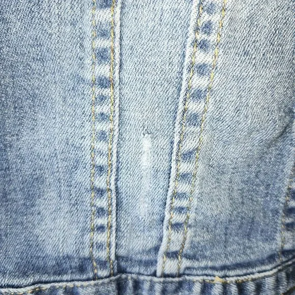 Forever 21 Girls M Premium Denim Jean Jacket Blue Slightly Distressed - Picture 4 of 11